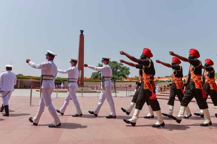 Tri-Services personnel march before the arrival of President at the National War Memorial on the occasion of the 75th Independence Day, in New Delhi.(Image Source:PTI)