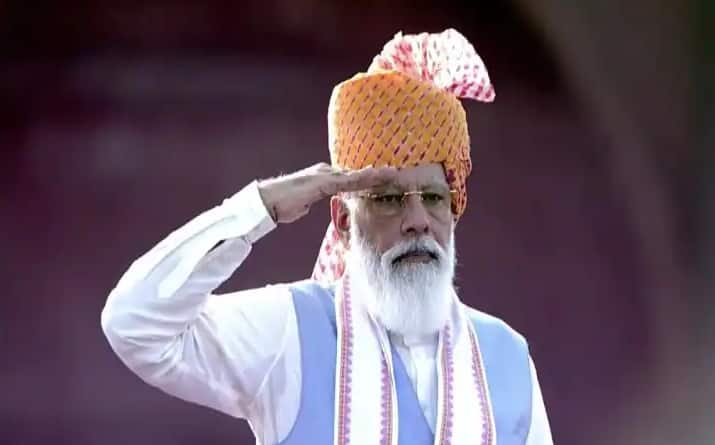 Various Safa: pm narendra modi safa changes year after year on independence Independence Day 2021 : સ્વાતંત્ર્ય દિવસ પર દર વર્ષે બદલાયો પીએમ મોદીનો સાફો, 2014 થી 2021 સુધી આવો રહ્યો અંદાજ