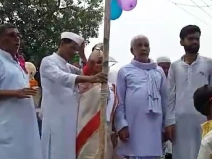 75th Independence Day Congress leader anwar hussain dhanbad died while saluting the flag in chirkunda ann 75th Independence Day: तिरंगे को सलामी देते वक्त कांग्रेस नेता की गई जान, जमीन पर गिरते ही मची अफरातफरी