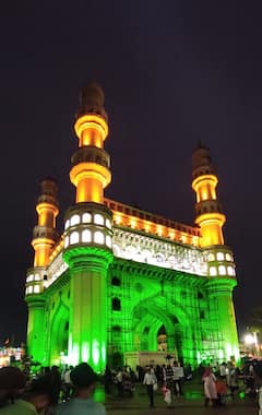 In Pics: చూపుతిప్పుకోనివ్వని చార్మినార్, మూడు రంగుల లైట్లతో ముస్తాబు.. ఇలా ఎప్పుడూ చూసుండరు!