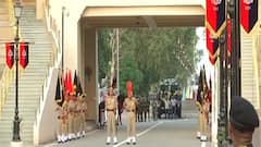 Wagah-Attari Border: আটারি-ওয়াঘা সীমান্তে সমারোহে পালন ‘বিটিং রিট্রিট’ অনুষ্ঠান