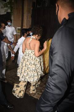 In Pics: Halter Neck शरारा ड्रेस में शानदार अंदाज में स्पॉट हुई इस मशहूर अभिनेत्री की बेटी, क्या पहचानते हैं आप