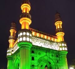 In Pics: చూపుతిప్పుకోనివ్వని చార్మినార్, మూడు రంగుల లైట్లతో ముస్తాబు.. ఇలా ఎప్పుడూ చూసుండరు!