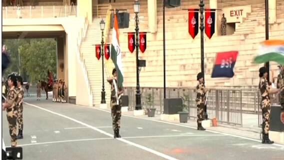 Independence Day: লালকেল্লায় পতাকা উত্তোলন থেকে সীমান্তে বিটিং রিট্রিট, দেশজুড়ে পালিত হল স্বাধীনতা দিবস