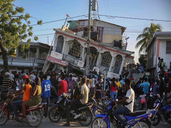 Haiti Earthquake Update more than 700 killed 2800 injured in haiti earthquake Haiti Earthquake : हैती भूकंपानं हादरलं; 700 हून अधिक नागरिकांचा मृत्यू, तर 2800 जण गंभीर जखमी