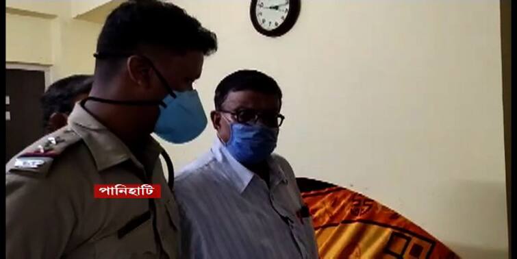 Panihati Vaccination at 300 rupees, municipality certificate; dorctor arrested on charges of vaccine fraud ৩০০ টাকায় টিকা, পুরসভার সার্টিফিকেট; ভ্যাকসিন জালিয়াতির অভিযোগ চিকিৎসকের বিরুদ্ধে