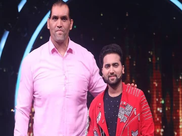 The Great Khali reached on indian idol 12 judge Sonu Kakkar got emotional on Arunita Kanjilal entry Indian Idol Finale: शो में पहुंचे द ग्रेट खली ने Jai Bhanushali के उड़ाए होश, Arunita Kanjilal की एंट्री पर नम हुईं जज Sonu Kakkar की आंखें