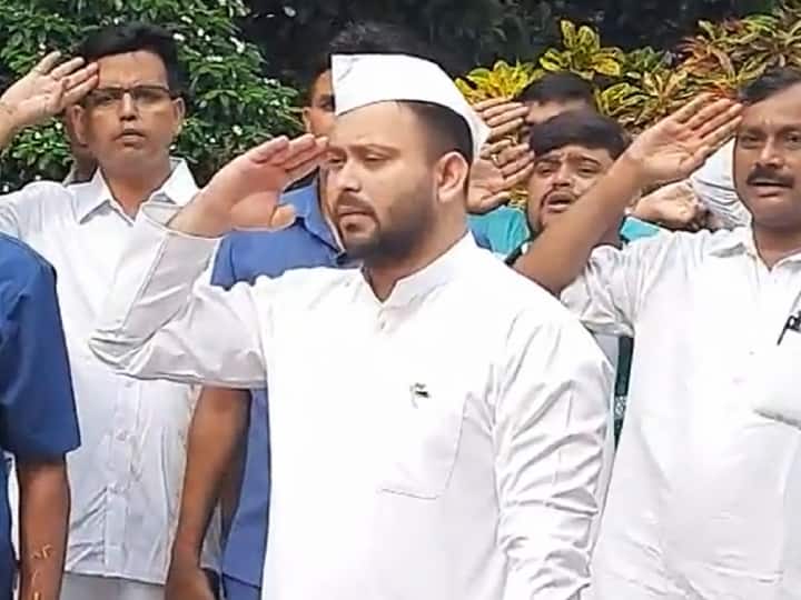 bihar politics jagdanand singh did not reach rjd office on independence day tejashwi yadav hoisted the flag ann Bihar Politics: RJD में अंदरूनी कलह! ध्वजारोहण में नहीं पहुंचे जगदानंद सिंह, तेजस्वी यादव ने फहराया तिरंगा