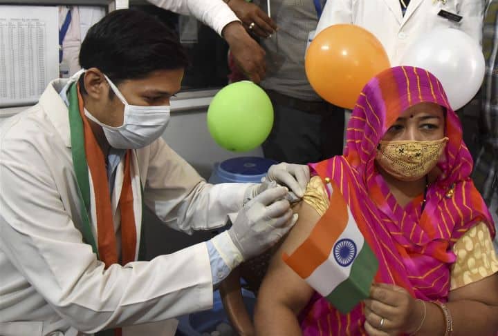 West Bengal Coronavirus Updates: 547 new cases,  637 recoveries with 6 death recorded in 24 hours in the state WB Corona Cases: রাজ্যে ১ দিনে করোনা সংক্রমিত ৫৪৭, মৃত্যু হয়েছে ৬ জনের