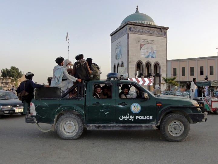 Afghanistan News:  तख्तापलट की तैयारी में तालिबान, कहा- अफगानिस्तान को इस्लामी अमीरात बनाने की घोषणा करेंगे | पढ़ें 10 बड़ी बातें