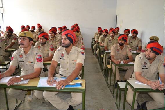 Punjab Police Constable recruitment 2021: ਪੰਜਾਬ ਪੁਲਿਸ ’ਚ ਕਾਂਸਟੇਬਲਾਂ ਦੀਆਂ 4,358 ਆਸਾਮੀਆਂ ਲਈ ਔਨਲਾਈਨ ਅਰਜ਼ੀਆਂ ਦੇਣ ਦਾ ਅੱਜ ਆਖ਼ਰੀ ਦਿਨ, ਇਹ ਹੈ ਲਿੰਕ Punjab Police Constable recruitment 2021: ਪੰਜਾਬ ਪੁਲਿਸ ’ਚ ਕਾਂਸਟੇਬਲਾਂ ਦੀਆਂ 4,358 ਆਸਾਮੀਆਂ ਲਈ ਔਨਲਾਈਨ ਅਰਜ਼ੀਆਂ ਦੇਣ ਦਾ ਅੱਜ ਆਖ਼ਰੀ ਦਿਨ, ਇਹ ਹੈ ਲਿੰਕ