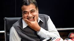 मंत्री होता येत नाही म्हणून आमदार दु:खी, खुर्ची जाईल म्हणून मुख्यमंत्री दु:खी! गडकरींच्या कोपरखळ्या!