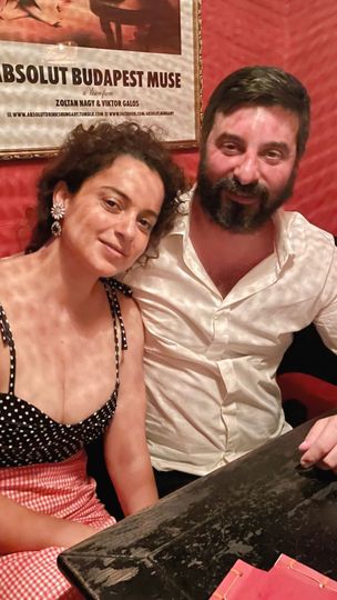 Party Time: फिल्म 'धाकड़' की शूटिंग हुई खत्म, Kangana Ranaut ने बूडापेस्ट में की टीम के साथ डिनर पार्टी, फिर दिखा एक्ट्रेस का ग्लैमरस अवतार