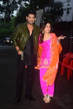 IN PICS | Sidharth Shukla-Shehnaaz Gill At Bigg Boss OTT Set For First Weekend Ka Vaar Episode