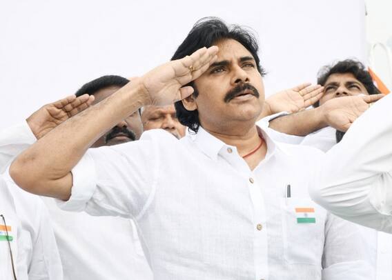 Pawan Kalyan: ప్రజల సొమ్ముతో పెట్టే పథకాలకు సీఎంల పేర్లా?.. త్యాగధనులు కనిపించరా..? పంద్రాగస్టు స్పీచ్‌లో పవన్ పంచ్‌లు