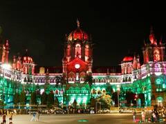 Independence Day 2021: स्वतंत्रता दिवस पर देखने को मिला अद्भुत नजारा, तिरंगे के रंगों से जगमगाई कई ऐतिहासिक इमारतें