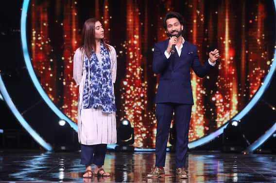 Indian Idol 12 Finale: Nakuul Mehta-Disha Parmar Promote 'Bade Achhe