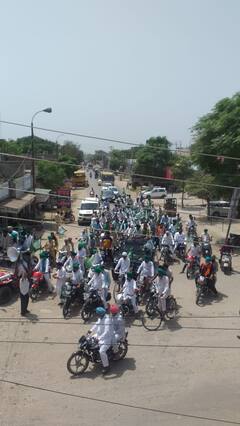 ਕਿਸਾਨਾਂ ਨੇ ਇੰਜ ਮਨਾਇਆ 'ਆਜ਼ਾਦੀ ਦਿਹਾੜਾ', ਹਜ਼ਾਰਾਂ ਵਾਹਨਾਂ ਨਾਲ ਕੱਢੀ ਤਿਰੰਗਾ ਯਾਤਰਾ