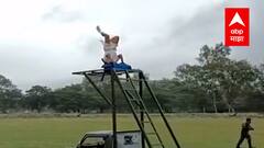 स्वातंत्र्य दिनी colonel Laxmidhar Bhuyan यांचा विश्वविक्रम, 20 फूट उंच शिडीवर शिर्षासन : ABP Majha