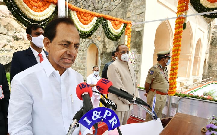 CM KCR speech highlights after National flag hosting in Golconda fort Telangana News: వీళ్లందరికీ కేసీఆర్ శుభవార్త, ఉద్యమంలా తీసుకుపోదామని గోల్కొండ వేదికగా సీఎం వెల్లడి