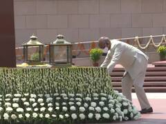 स्वतंत्रता दिवस पर राष्ट्रपति राम नाथ कोविंद ने नेशनल वॉर मेमोरियल पर जाकर श्रद्धांजलि अर्पित की