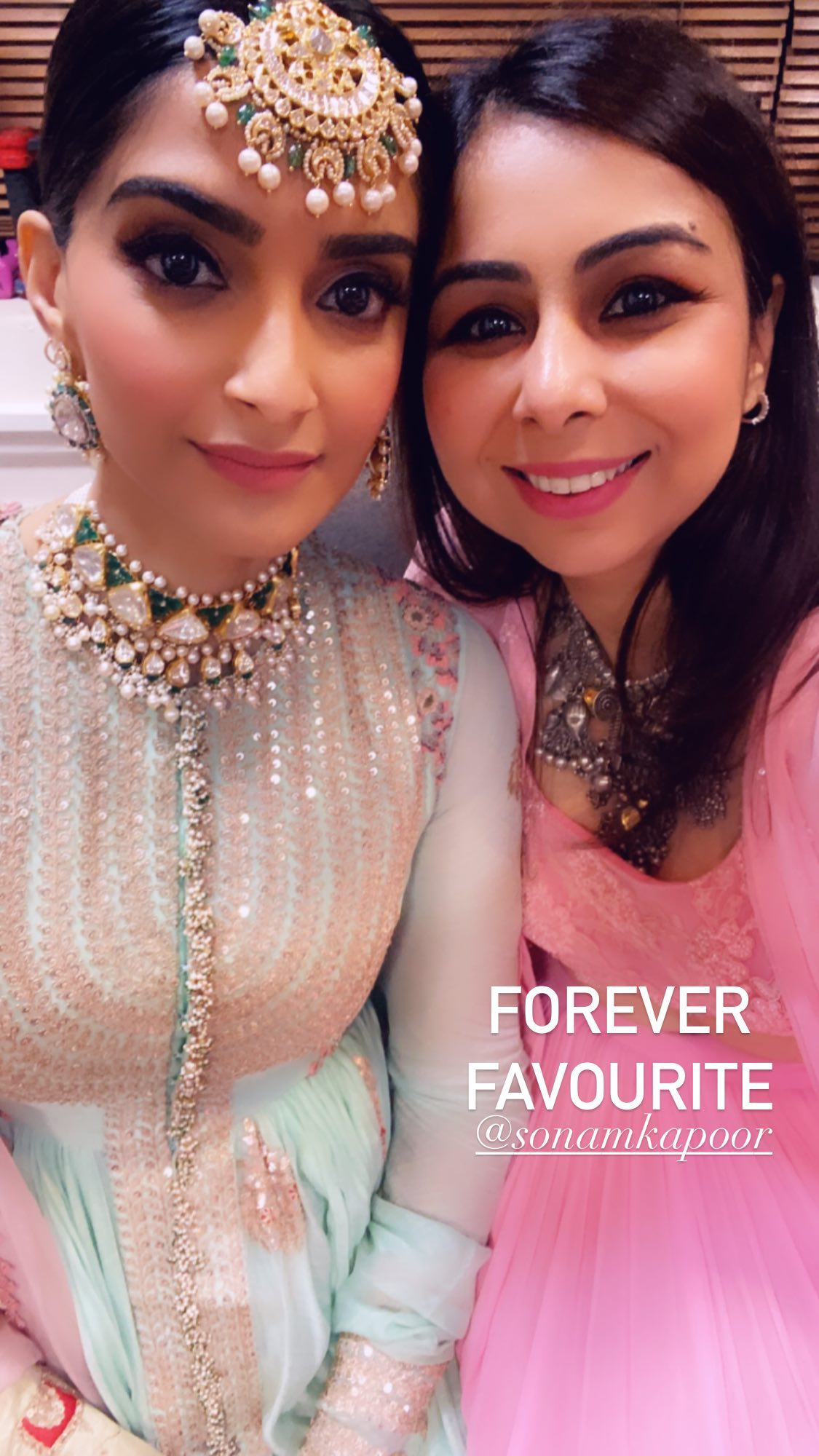 Inside Photos: बहन रिया कपूर की शादी में सोनम कपूर और अंशुला ने की खूब मस्ती, यहां देखिए इनसाइड तस्वीरें