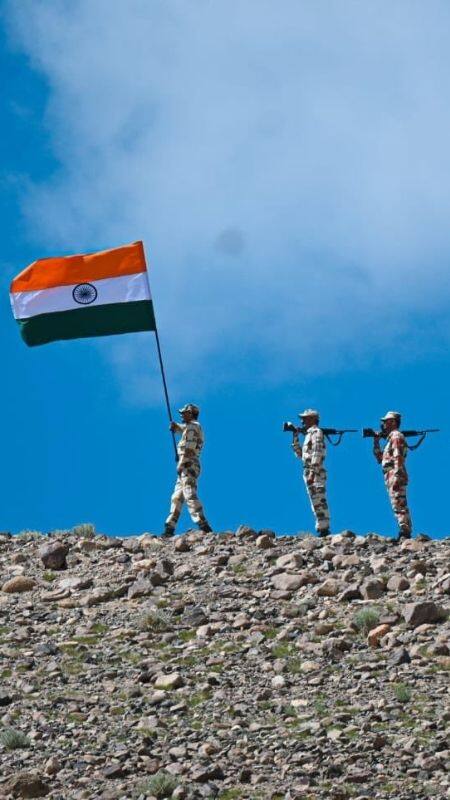 Azadi ka Amrut Mahotsav জয়সলমেরে ১০ হাজার ফুট থেকে ঝাঁপ ৭৫ স্কাইডাইভারের