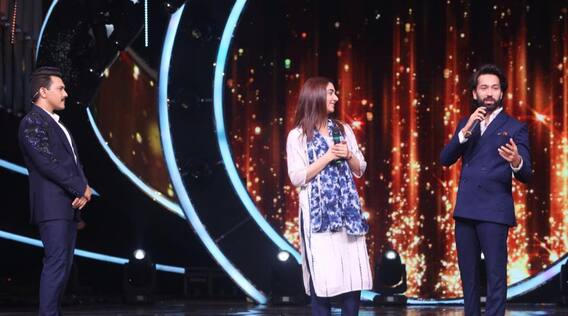 Indian Idol 12 Finale: Nakuul Mehta-Disha Parmar Promote 'Bade Achhe