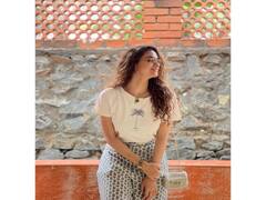 Actress keerthy Suresh | சிரிக்காதே சிரிக்காதே சிரிப்பாலே மயக்காதே - கீர்த்தி சுரேஷ் ஆல்பம்