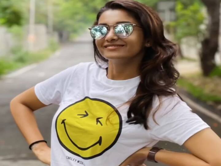 என் இருவத்தைந்து வயதை ஒரு நொடிக்குள் எப்படி அடைத்தாய்