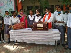 प्रयागराज में स्कूल खुलने पर खास गीत के जरिए किया गया स्टूडेंट्स का स्वागत, पहले दिन बच्चों की संख्या कम