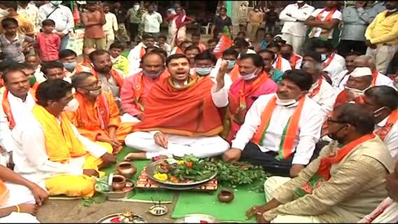 Aurangabad : मंदिरं भाविकांसाठी खुली करण्याच्या मागणीसाठी भाजप अध्यात्मिक आघाडीचं आंदोलन