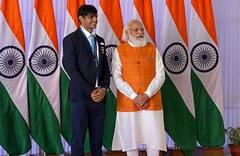 PM Modi ने की ओलंपिक खिलाड़ियों से मुलाकात, Neeraj Chopra के साथ ये खास तस्वीर देखिए