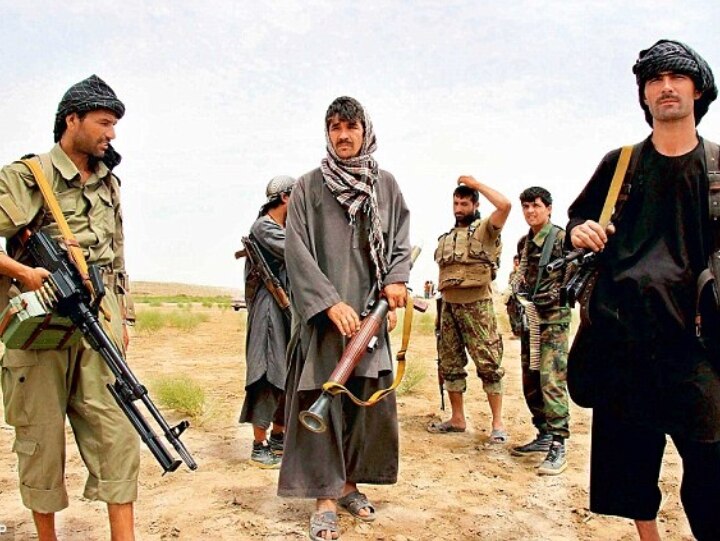 Kabul Express की शूटिंग के दौरान जॉन अब्राहम और कबीर खान को तालिबानियों ने दी थी बम से उड़ाने की धमकी, बीच में छोड़नी पड़ी शूटिंग