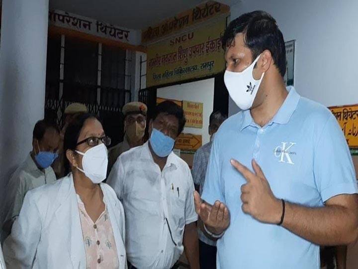 DM Ravindra Kumar Mandan surprise check at district hospital in Rampur ANN रामपुर: जिला अस्पताल में डीएम के औचक निरीक्षण से हड़कंप, लापरवाह डॉक्टरों पर होगी कार्रवाई