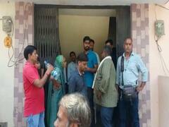 Aligarh: अलीगढ़ में दिन दहाड़े मोबाइल कंपनी के डीलर से लूट, मौके से फरार हुए बाइक सवार