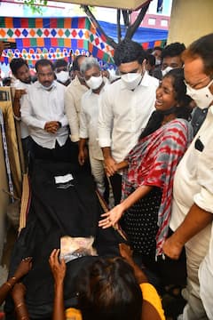 Nara Lokesh Arrested, Pics: నారా లోకేశ్ అరెస్టు.. రమ్య ఇంటి వద్ద తీవ్ర ఉద్రిక్తత, పలువురు నేతల్ని బలవంతంగా..