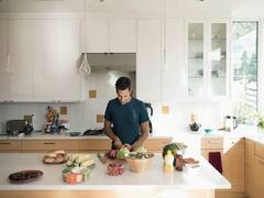 Kitcehn Hacks: New Year पर अपनी किचन को बनाएं हेल्दी, तुरंत हटा दें इन धातुओं से बने बर्तन