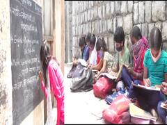 अनोखी शाळा! परभणीच्या शिक्षकाची गृहपाठ फलक संकल्पना, कोरोना काळातही ज्ञानार्जन 