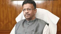 Khela Hobe: সকালবেলা ফুটবল খেলে খেলা হবে দিবস উদ্বোধন করে দিয়েছেন দিলীপ ঘোষ: ফিরহাদ