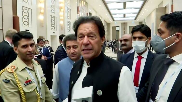 Misuse Of Mobile Phones Links Sexual Assault Pak PM Imran Khan Stirs Controversy Imran Khan: স্মার্টফোনের অপব্যবহারে বাড়ছে যৌনাচারের ঘটনা, ফের বিতর্ক বাড়ালেন ইমরান খান