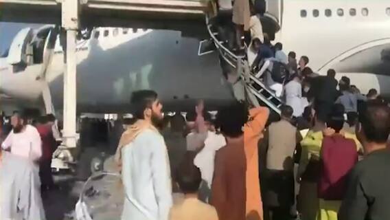 Kabul में फंसे भारतियों को निकालने के लिए थोड़ी देर में उड़ान भरेगा Air India का जहाज