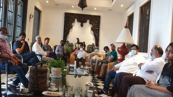 Chiru Meeting: మెగాస్టార్ చిరంజీవి ఇంట్లో సినీపెద్దల ఎమర్జెన్సీ మీటింగ్... ఏం చర్చించారంటే..