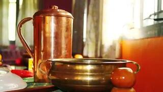આયુર્વૈદ અનુસાર તાંબાના વાસણમાં રાખેલું પાણી પીવાથી થાય છે આ અદભૂત ફાયદા