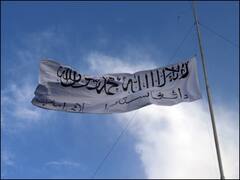 Afghanistan Crisis Photos: काबुल एयरपोर्ट पर भयावह नज़ारा, हजारों की भीड़ देश छोड़ने को बेचैन