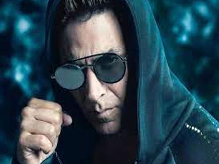 अक्षय कुमार बॉलीवुड के सबसे बिजी अभिनेताओं में से एक हैं. काम में बिजी होने के बावजूद 'खिलाड़ी' स्टार अपने फैन्स का मनोरंजन करने और सोशल मीडिया पर अपडेट रहना कभी नहीं भूलते हैं. इंस्टाग्राम पर उनकी 53.5 मिलियन फैन फॉलोइंग है. अपने आने वाले प्रोजेक्ट के बारे में अपडेट के अलावा अक्षय को अक्सर अपनी पत्नी ट्विंकल खन्ना और बच्चों-आरव और नितारा के साथ फोटो शेयर करते देखा जाता है.