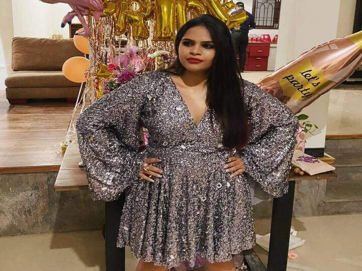 எட்டோ வெளிபொயிந்தி மனசு தெலுங்கு படத்தில் வித்யுலேகா நடித்தார்