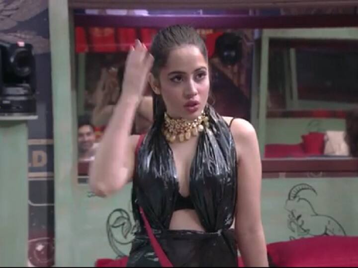 Bigg Boss OTT: उर्फी जावेद ने पहना कूड़े की पॉलीथिन से बनी ड्रेस, अपने फैशन सेंस से सभी को चौंकाया