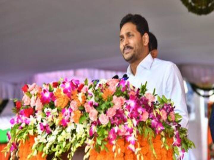 AP CM Jagan Mohan Reddy says schools will be categorized into six types with National Educational Policy AP Schools: ఆధునిక హంగులతో ప్రభుత్వ బడులు... పాఠశాలలో ఇంగ్లీషు ల్యాబ్‌లు... సీఎం  జగన్ ఆదేశం