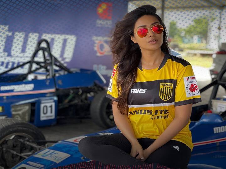 மழைத்துளி நீ மழலையும் நான் நீ என்னை சேர காத்திருப்பேனே